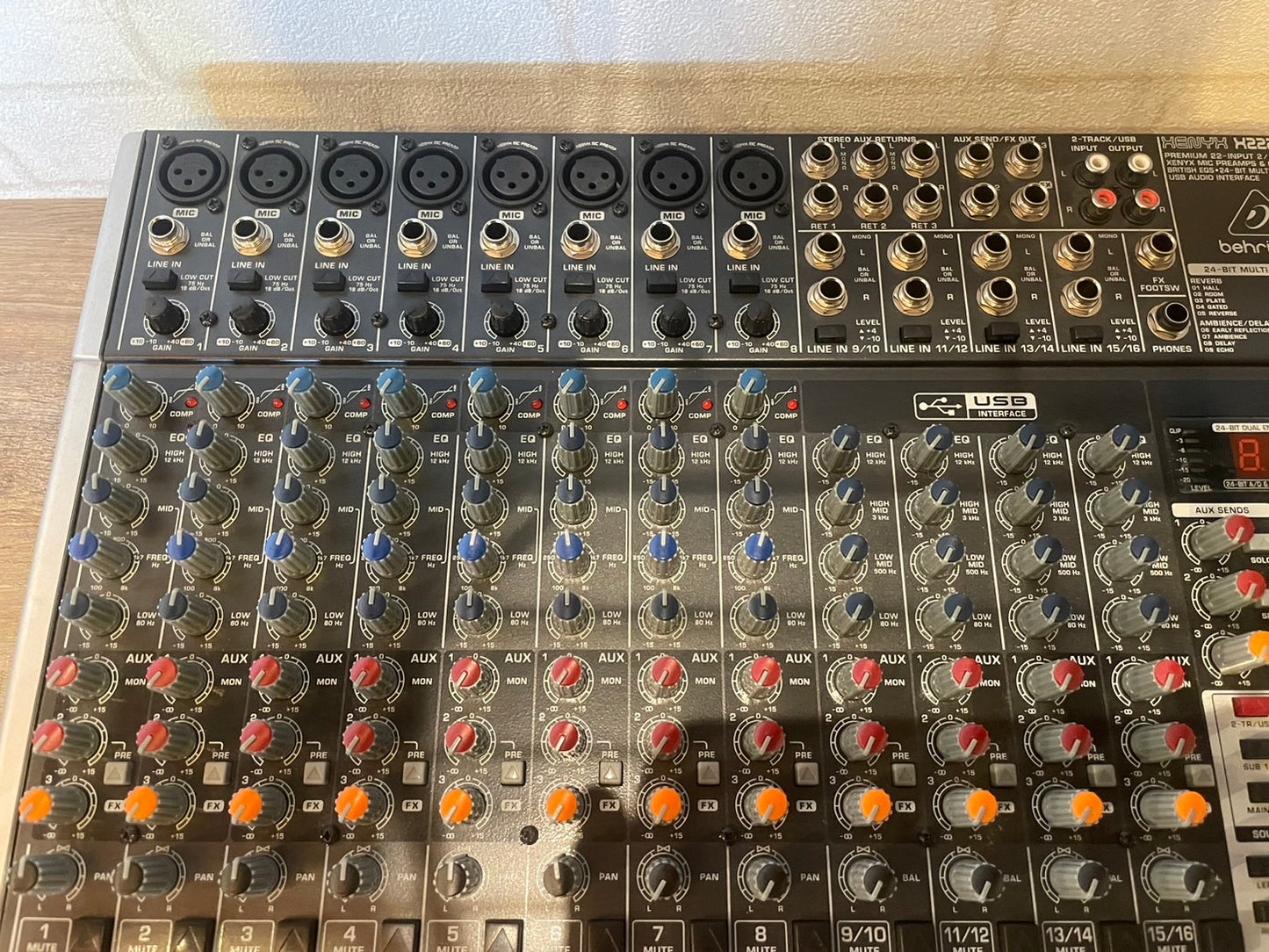 Behringer XENYX X2222USB Analog Mixer