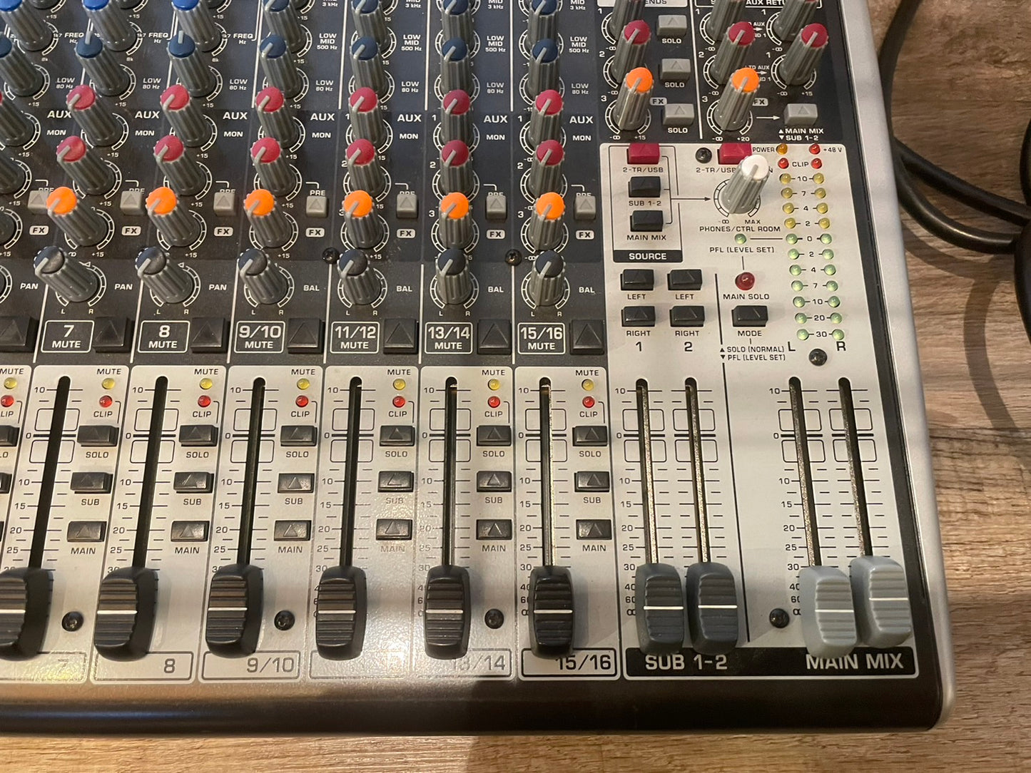 Behringer XENYX X2222USB Analog Mixer