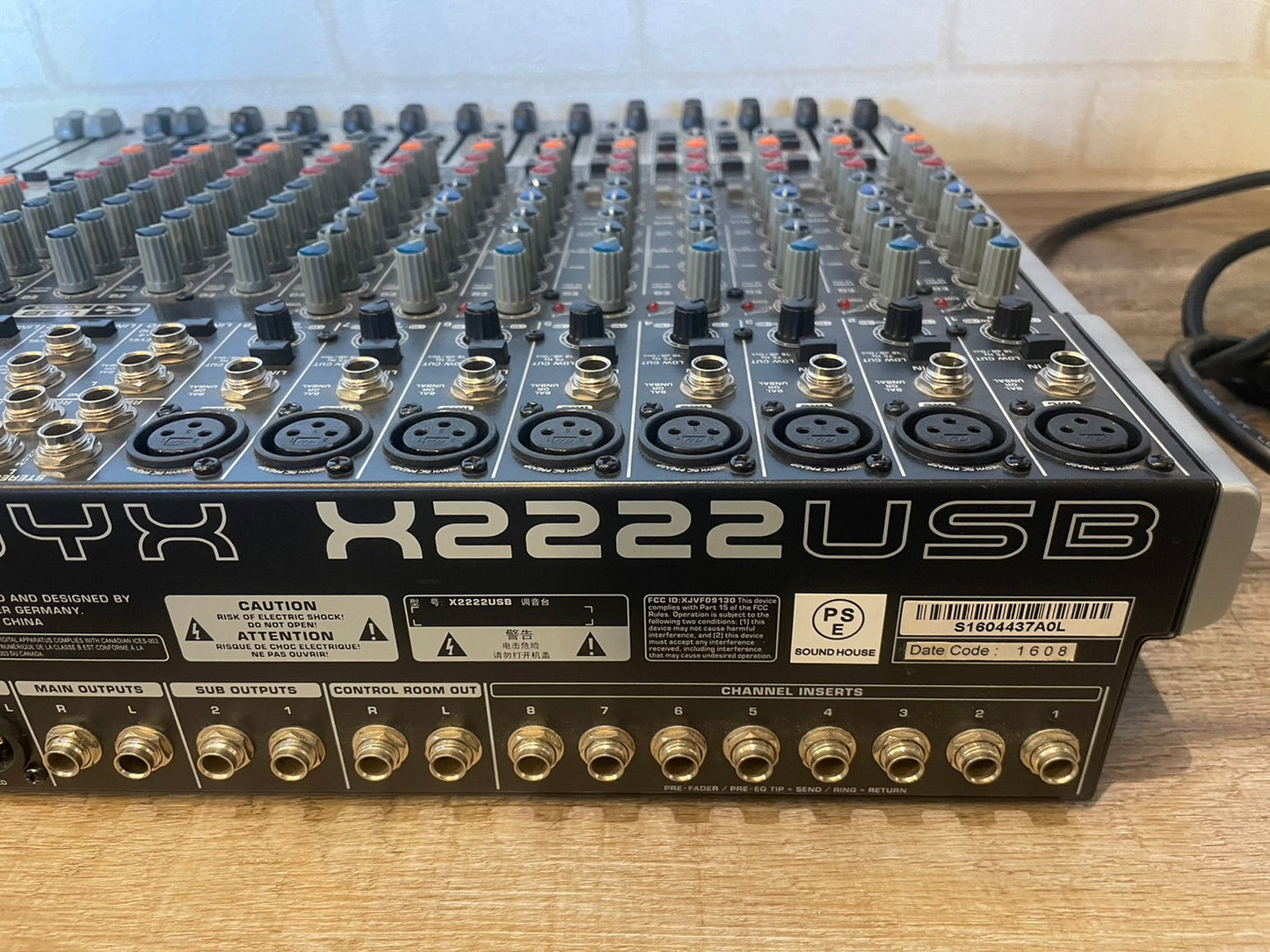 Behringer XENYX X2222USB Analog Mixer