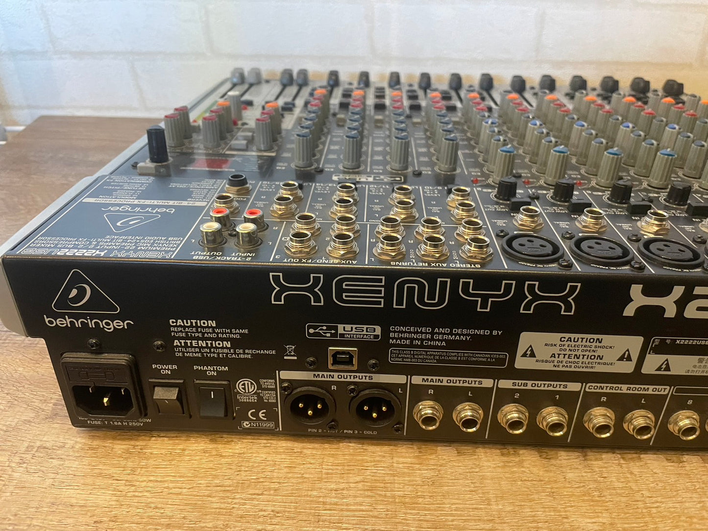 Behringer XENYX X2222USB Analog Mixer